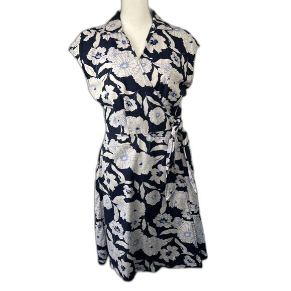 Tommy Hilfiger Blue & White Floral Wrap Dress Sz S/P 100%Cotton, 2-Pockets - Picture 1 of 13